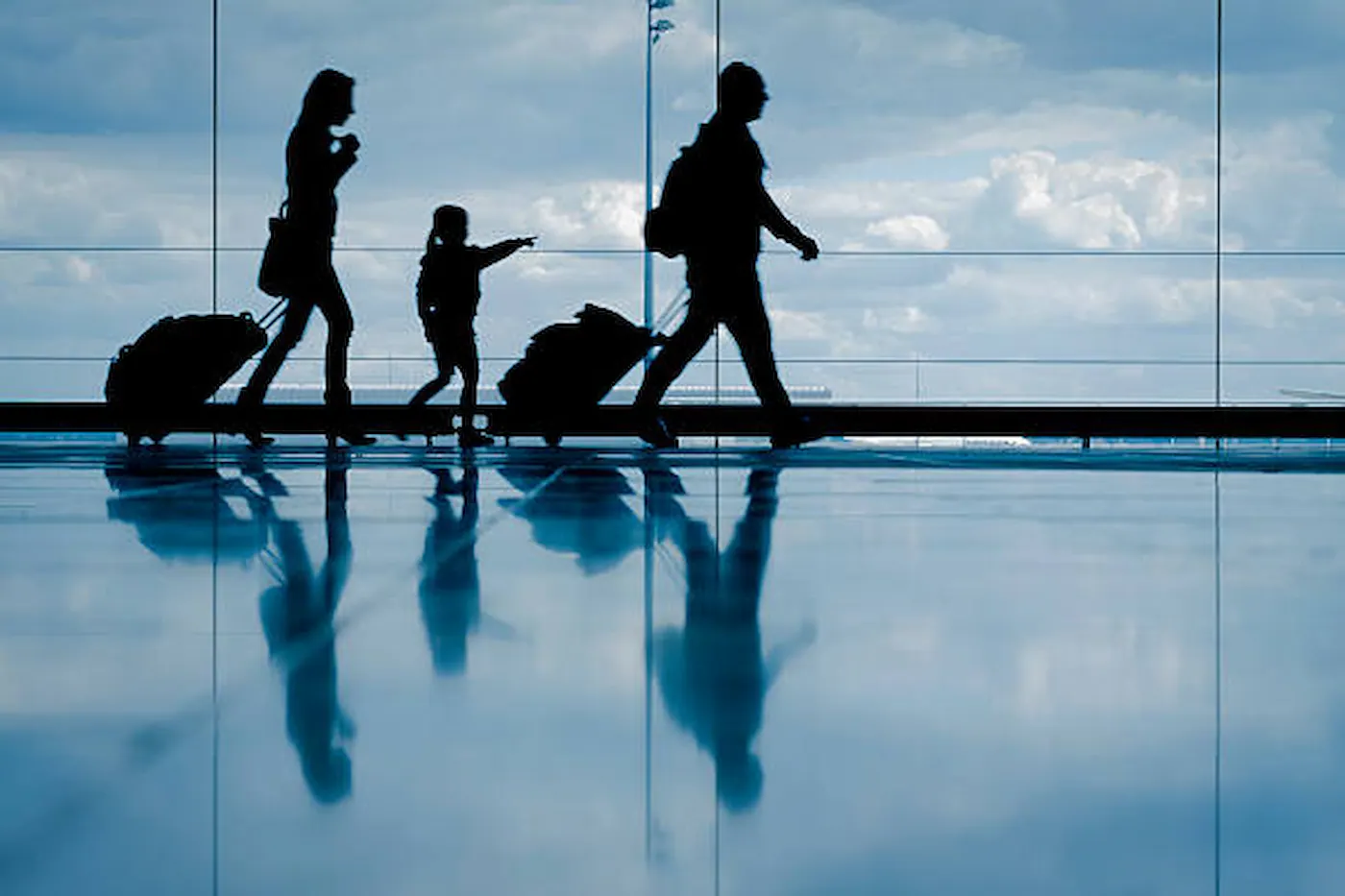 Priority airport passage coordinated by Illusthrone