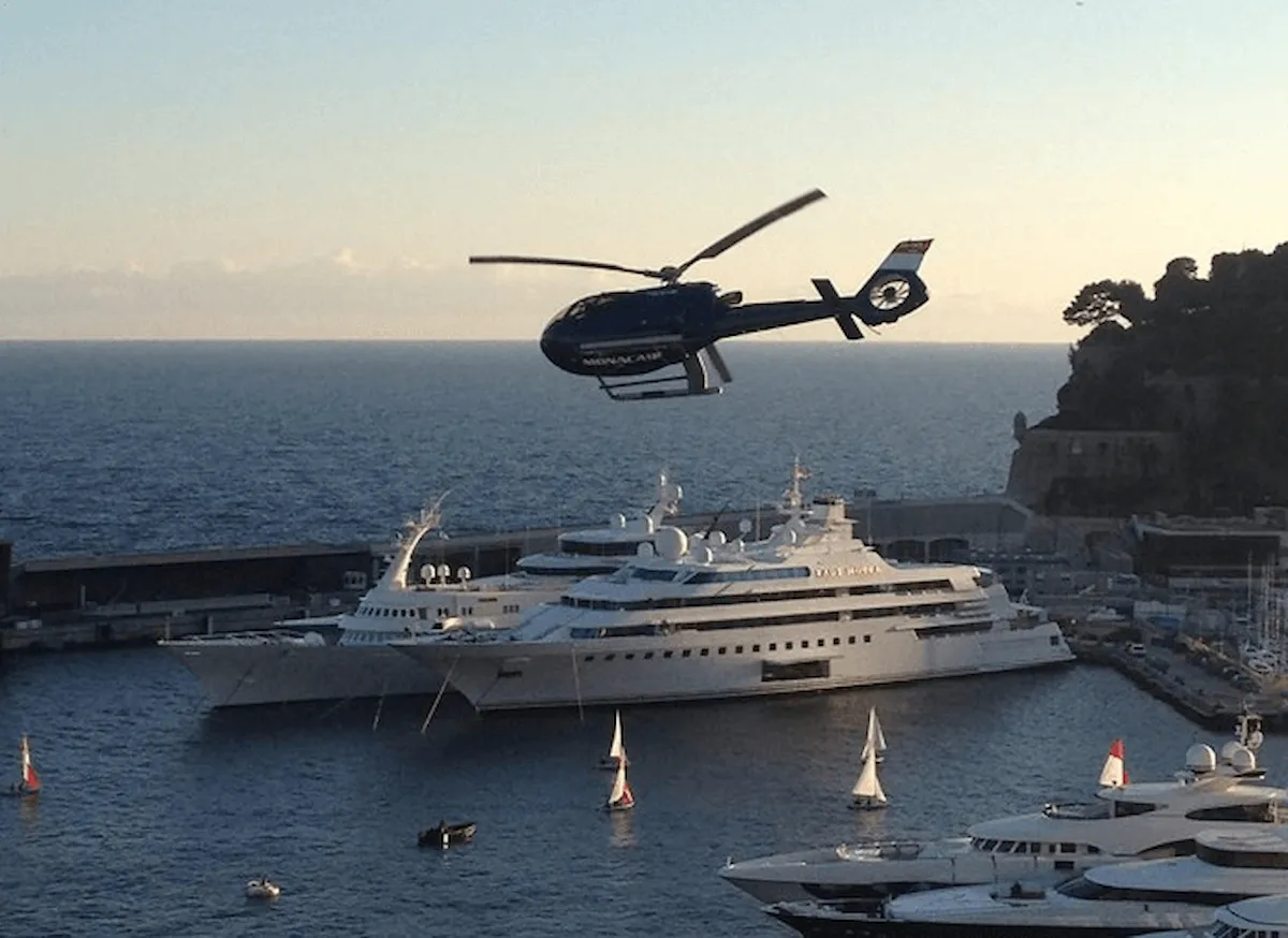 Helicopter yacht transfer
